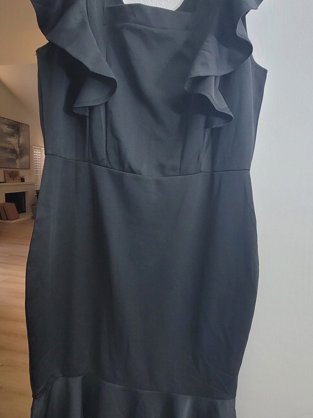 Women’s Black Ruffle-Trim Sheath Dress